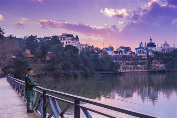 尋甸?鳳龍灣小鎮(zhèn)：城堡、森林、洞穴…一起前往童話世界！