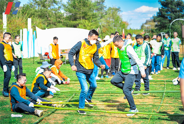 昆明團結(jié)鄉(xiāng)名花谷團建活動案例----竹竿舞傣族民俗團建項目